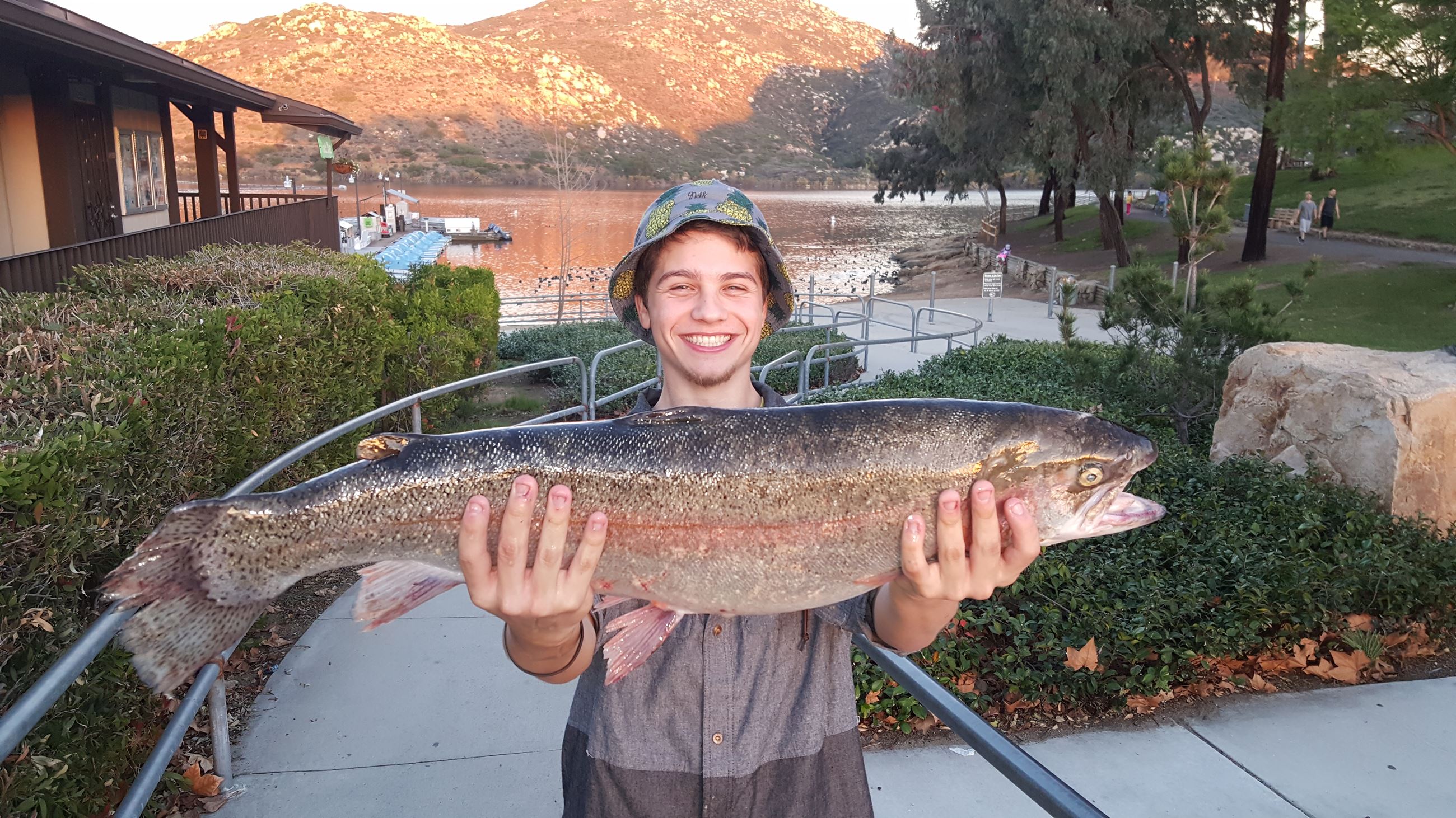 Hunter Harwood 28 Dec 2016 Wasilla Alaska 14.9 lbs powerbait Hidden Bay